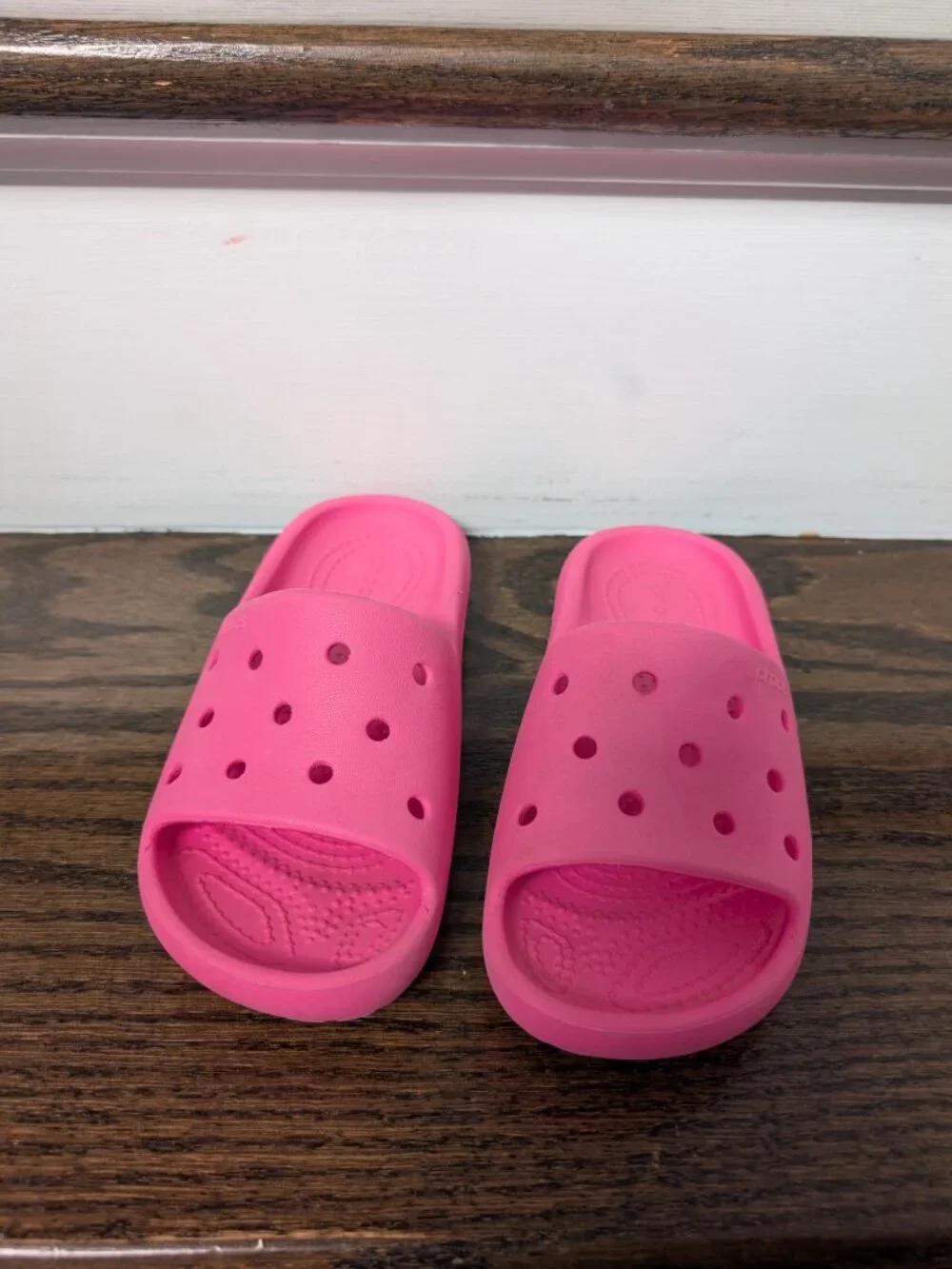 Crocs unisex-child Classic Slide V2 (Little Kid/Big Kid)